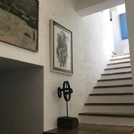 Vina Meneses Villa