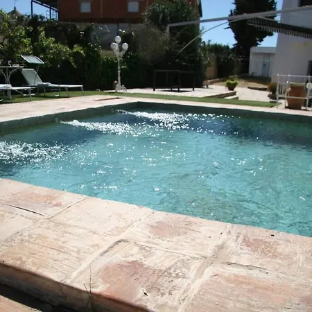 Vina Meneses Villa
