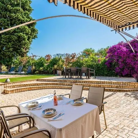 Villa Vina Meneses Marchena (Seville)